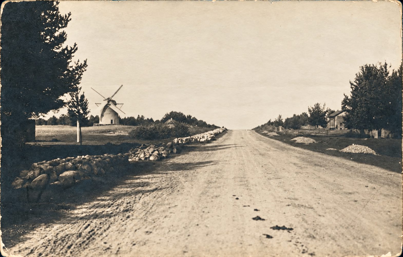 Ветряная мельница у дороги. Черёха — по материалам, предоставленным парком.